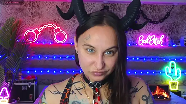 Cool Freak  online show from July 11, 10:15 am