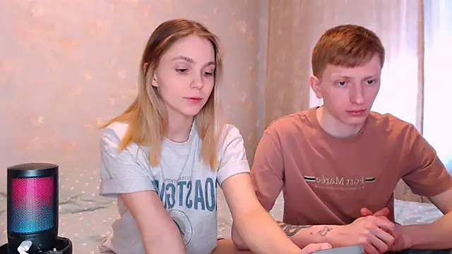 juliaanddima online show from April 2, 8:56 am