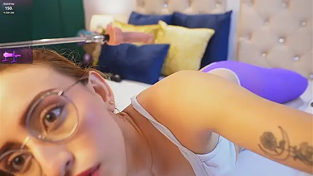 caroline adams  online show from April 1, 1:50 am