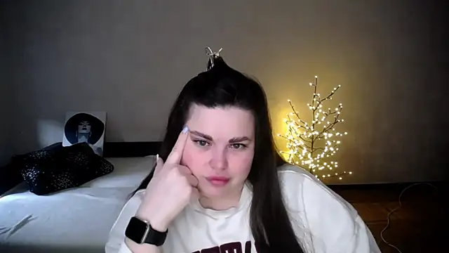 Emily Mo online show from April 3, 6:11 am