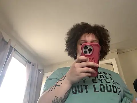 QueenNuttCollector online show from April 15, 8:53 pm