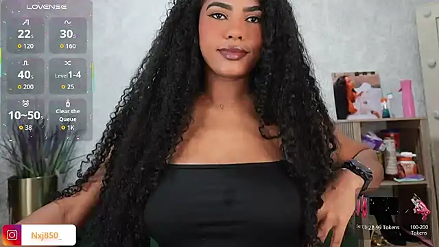 HOTBLACKANDWHITE2 online show from March 29, 9:52 am