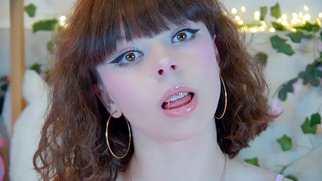 ElisabethDavis online show from March 7, 3:19 pm