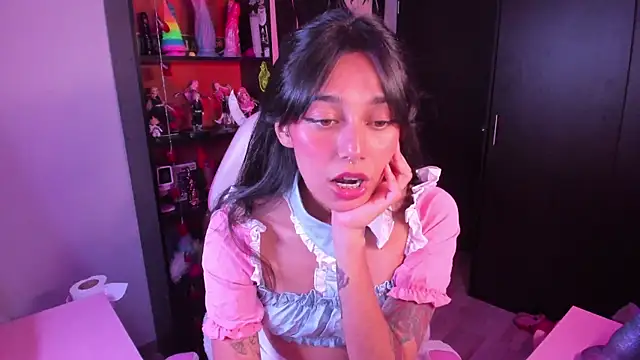 amber yull online show from April 21, 2:37 am