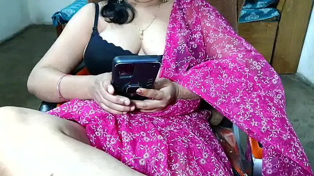 Cute Mahi22 online show from May 31, 8:42 am