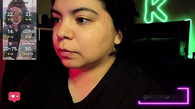 kimmiakiss22 online show from May 30, 6:22 am
