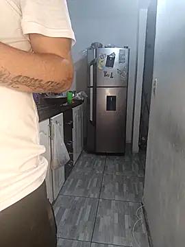 kingofqueenxxx online show from April 12, 12:35 am