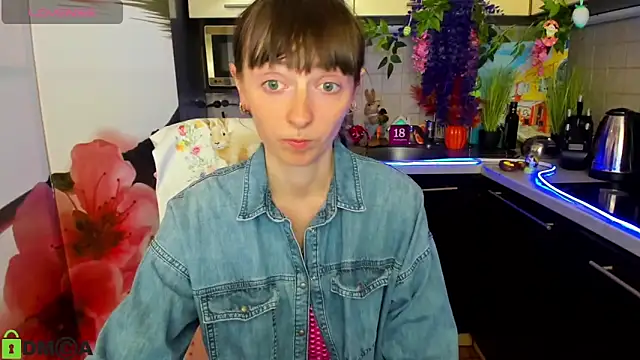 TayanaJons online show from April 3, 7:28 am