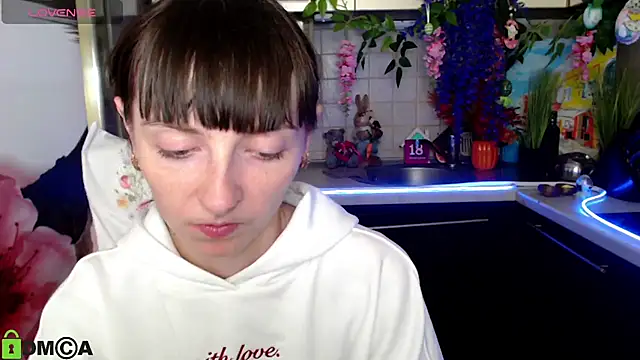 TayanaJons online show from April 1, 7:31 am