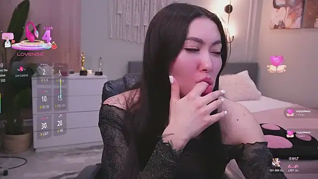 Molly Jons online show from March 25, 1:33 am