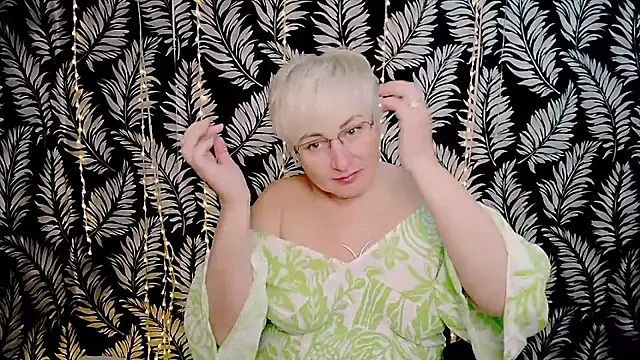 Olivia playful online show from April 20, 10:40 am