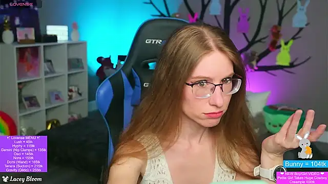 TheLaceyBloom online show from April 13, 1:18 am