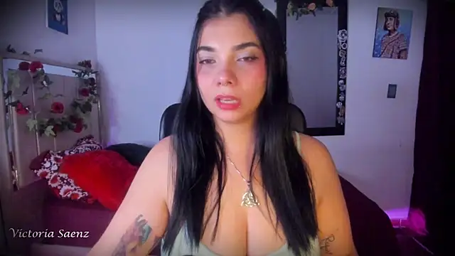 victoriaasaenz  online show from June 30, 11:59 pm