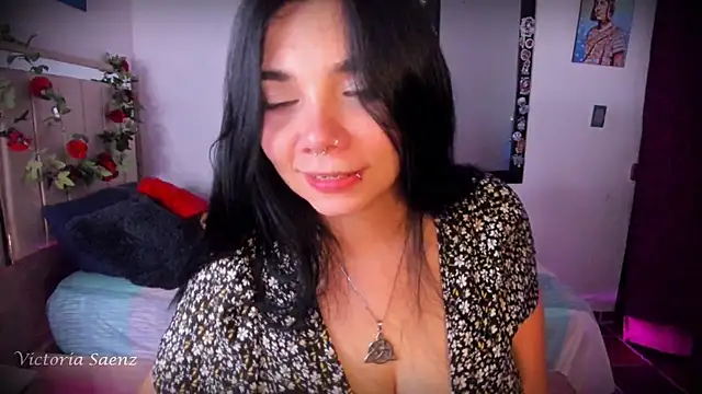 victoriaasaenz  online show from July 19, 1:08 am