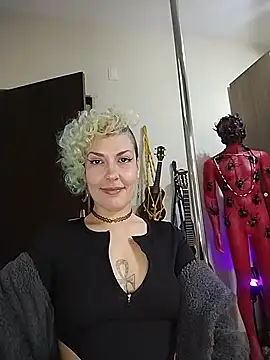 MariLouM online show from July 8, 7:27 pm