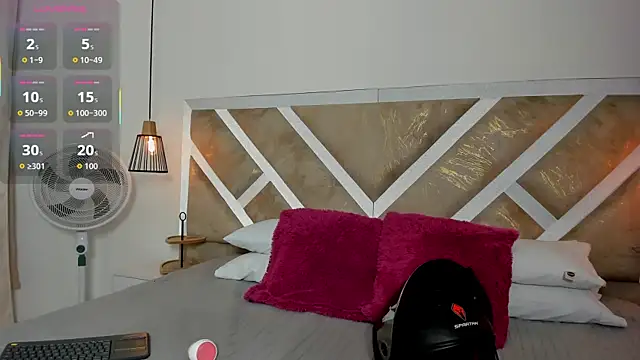 ZiaCalifa online show from April 13, 11:11 am