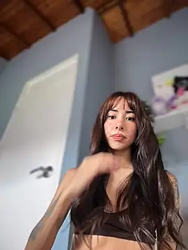 lauravasquez online show from April 11, 4:21 pm