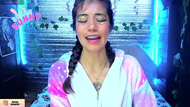 Roxanbunny1 online show from March 27, 4:19 pm