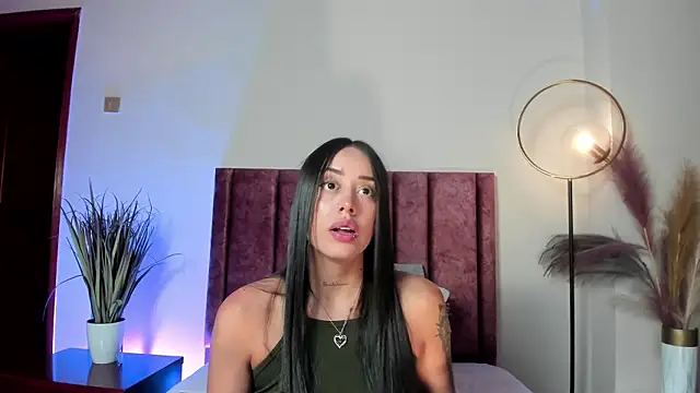 NoraDasilva online show from February 4, 12:57 am