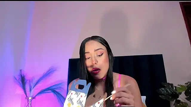 NoraDasilva online show from February 24, 11:36 pm