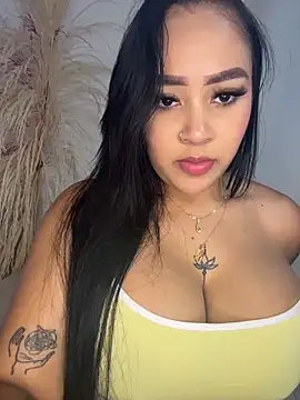 Luisa Fernandaa online show from March 11, 2:05 am