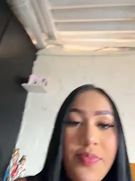 Luisa Fernandaa online show from April 8, 6:10 pm