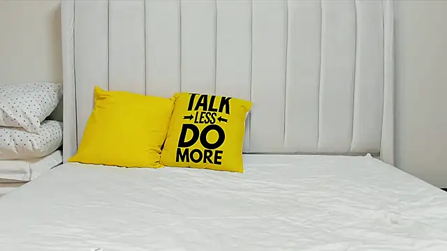  heavenlysent online show from March 23, 1:23 am