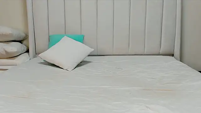  heavenlysent online show from April 16, 2:12 am