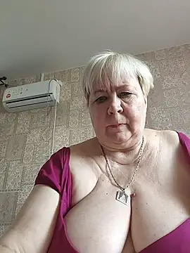 EffectFiona online show from March 30, 11:43 am