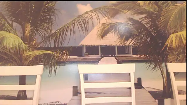 Queen  Natasha online show from February 3, 9:40 pm