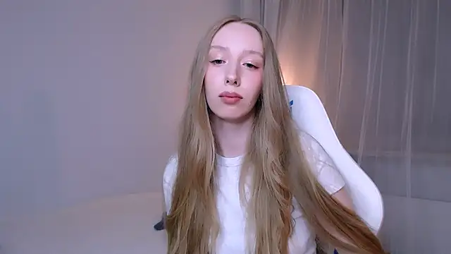 Luna insniity online show from April 17, 9:50 pm