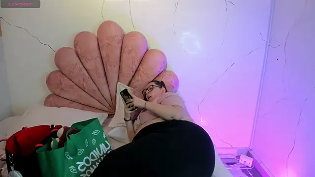 NiickyJones online show from March 14, 5:19 am