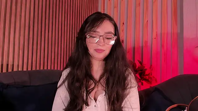 Eva Macalliter online show from March 30, 1:11 pm