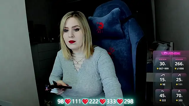 Olivia Munk online show from April 2, 4:10 am