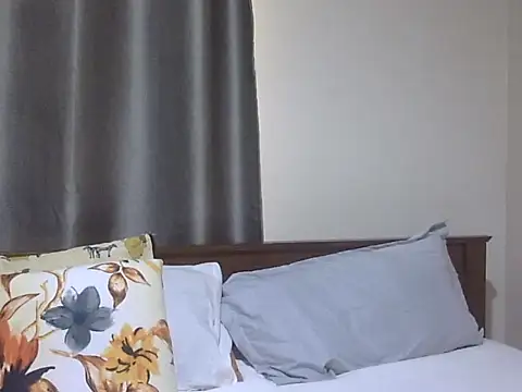 East queen online show from April 5, 3:00 pm