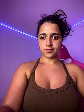 Alicia Ruiz online show from April 14, 8:20 pm