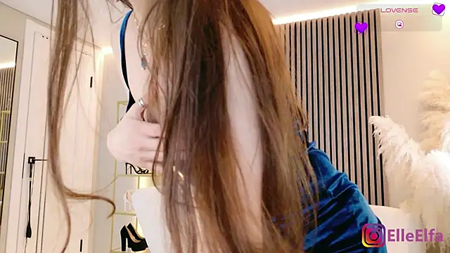 Elfaelle online show from April 12, 8:22 pm