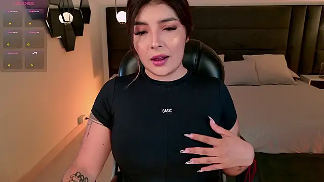 LisaMonroe  online show from April 1, 7:44 pm