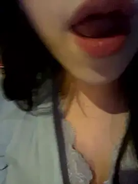 Asia-Lynn online show from April 24, 12:30 pm