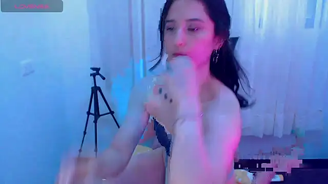 AlissonnFoxx online show from June 24, 11:15 pm