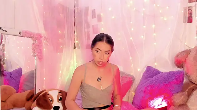 natalie jaensen online show from March 21, 6:46 pm