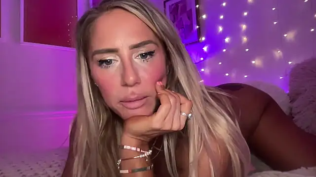 Fitnessbabe69 online show from March 22, 12:11 pm