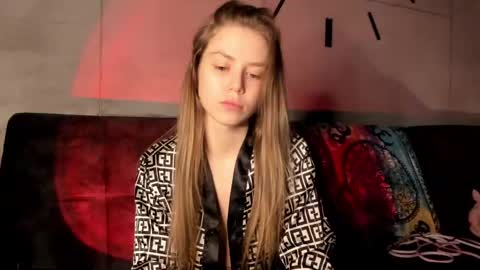 Lily 3 online show from February 18, 11:52 pm