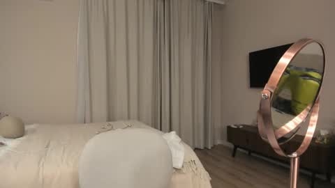 Lily 3 online show from September 27, 6:59 pm