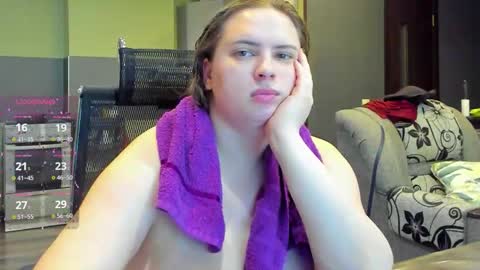 1LINDSEY1 online show from November 3, 11:03 am