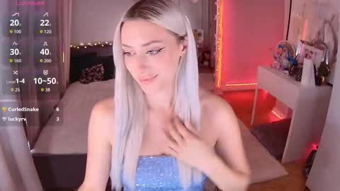 Loren Wood online show from September 18, 2:48 pm