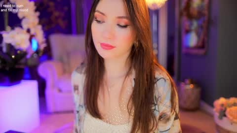 Sophia  online show from December 4, 5:05 am