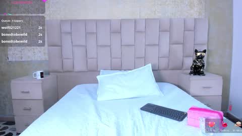 Snapshot of _agathaargent chatting on October 22, 10:48 pm Agatha online show from October 22, 10:48 pm