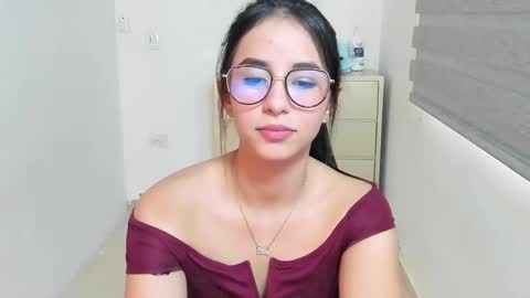 LEAH online show from January 7, 1:14 pm