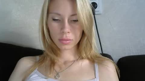 Snapshot of _alex1819 chatting on October 9, 7:34 am _alex1819 online show from October 9, 7:34 am